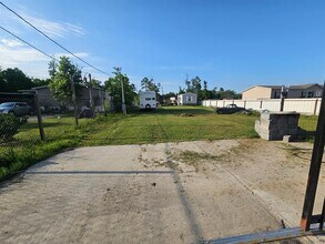 60 Rd 5035 in Cleveland, TX - Building Photo - Building Photo