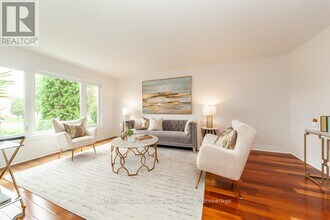 11 Coates Crescent in Richmond Hill, ON - Building Photo - Building Photo