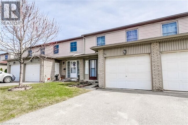 3400 Rhonda Valley in Mississauga, ON - Building Photo - Building Photo