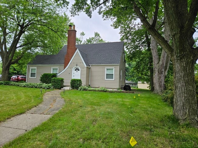 property at 36 Deerpath Rd