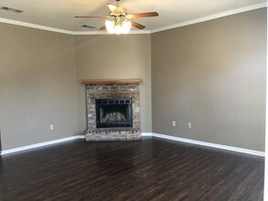 351 Meadow Crossing Dr in Baton Rouge, LA - Building Photo - Building Photo