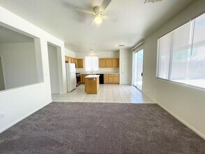 8556 Last Point Ave in Las Vegas, NV - Building Photo - Building Photo