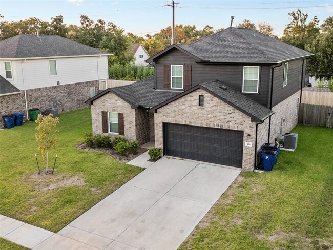 property at 409 Magnolia Ln