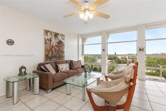 2000 Atlantic Shores Blvd in Hallandale Beach, FL - Building Photo - Building Photo