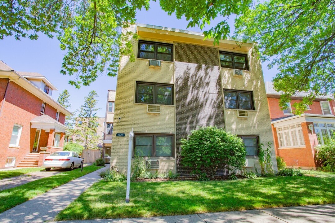1428 W Fargo Ave in Chicago, IL - Building Photo