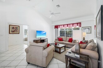 5110 Brixton Ct in Naples, FL - Foto de edificio - Building Photo