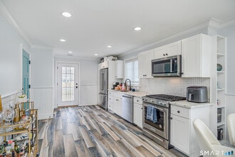 1140 Fairfield Beach Rd in Fairfield, CT - Building Photo - Building Photo