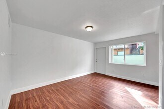 220 NW 7th Ave-Unit -# in Miami, FL - Building Photo - Building Photo