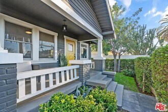 1012-1014 Manzanita St in Los Angeles, CA - Building Photo - Building Photo