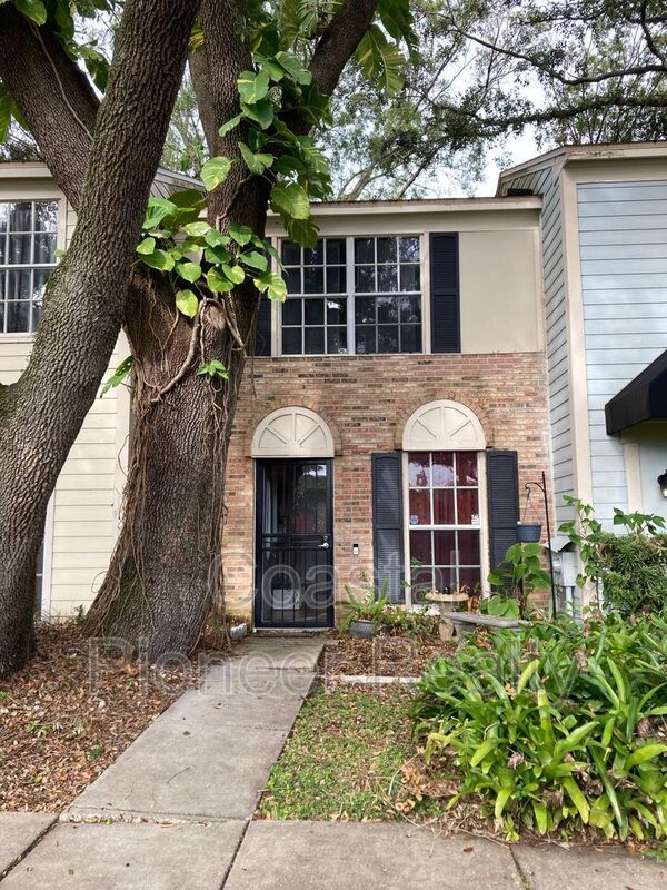 property at 1734 Mill Run Cir