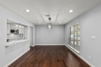 5431 Maple St in Houston, TX - Building Photo - Building Photo