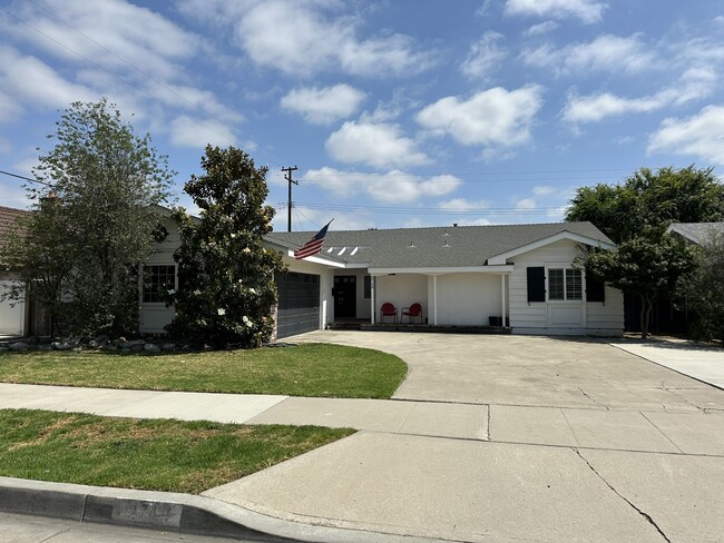 property at 2748 E Dorothy Pl