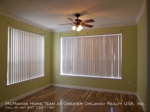 8301 Elm Park Dr-Unit -Unit 614 in Orlando, FL - Foto de edificio - Building Photo