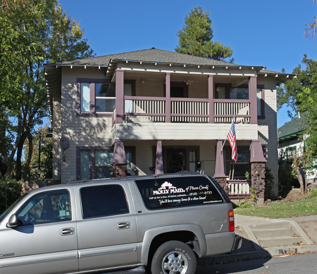 122 Grove St in Roseville, CA - Building Photo - Building Photo