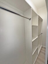 2969 Kelton Ave, Unit 301 in Los Angeles, CA - Foto de edificio - Building Photo