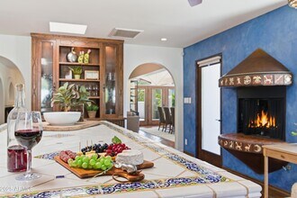 5828 E Cactus Wren Rd in Paradise Valley, AZ - Foto de edificio - Building Photo