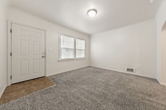 Town Manor Apartments in Bremerton, WA - Foto de edificio - Building Photo