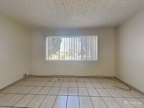62 S Lake Dr in Antioch, CA - Building Photo - Building Photo