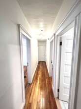 11 Harold St, Unit 2 in Somerville, MA - Foto de edificio - Building Photo
