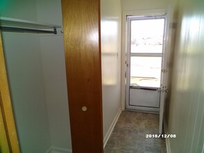 903 Collins Ln-Unit -1 in Frankfort, KY - Foto de edificio - Building Photo