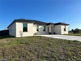 177 Pennfield St in Lehigh Acres, FL - Building Photo