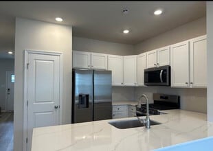 9 Anna Ln in Westampton, NJ - Building Photo - Building Photo