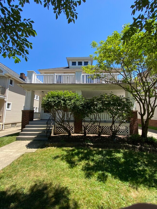 property at 1583 Warren Rd