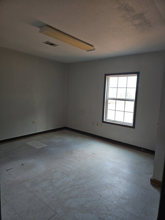 179 Salvage Ln in Caryville, TN - Building Photo - Building Photo