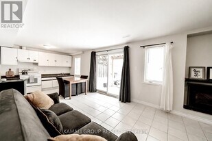 149 Silver Maple Rd in Richmond Hill, ON - Building Photo