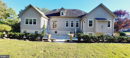 9008 Doris Dr in Fort Washington, MD - Foto de edificio - Building Photo