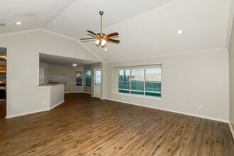 302 Cedar Branch Dr in League City, TX - Foto de edificio - Building Photo