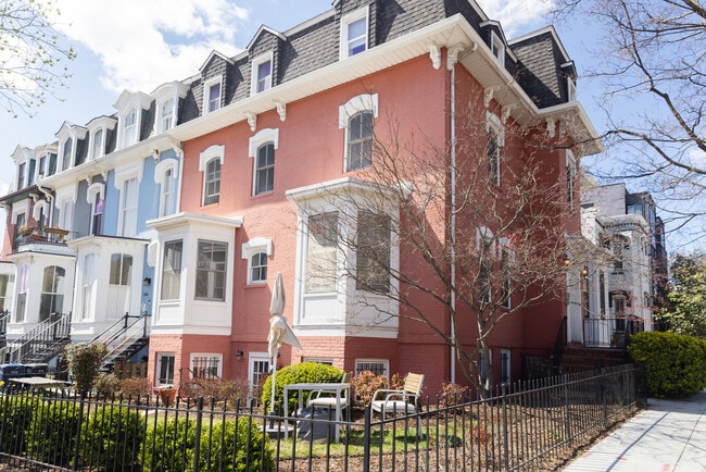 property at 1700 V St NW