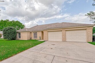 1801 Laurel Oaks Dr in Richmond, TX - Building Photo - Building Photo