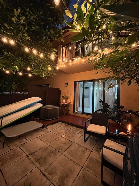 7856 SW 102nd Ln in Miami, FL - Building Photo