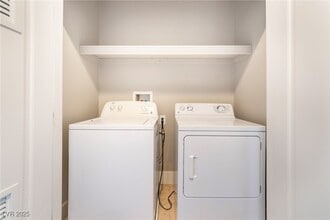 9050 W Tropicana Ave in Las Vegas, NV - Building Photo - Building Photo