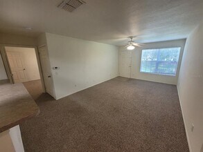 36027 Deer Creek Dr in Zephyrhills, FL - Building Photo - Building Photo