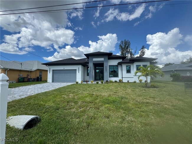 215 SE 23rd Terrace in Cape Coral, FL - Building Photo - Building Photo