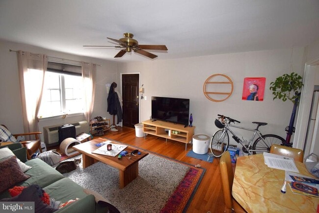 property at 115 E Glebe Rd