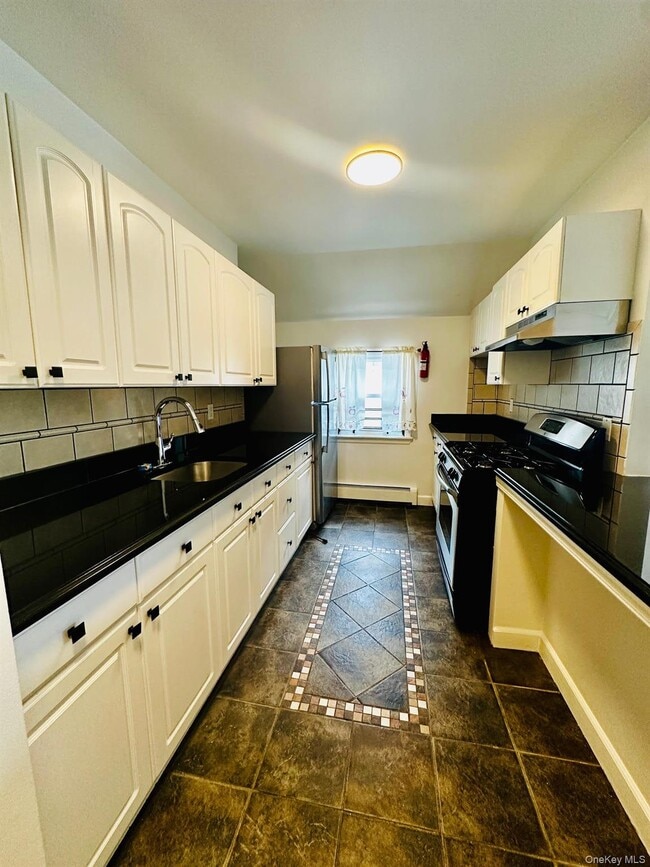 94-03 75th St in Queens, NY - Building Photo - Building Photo