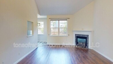 111 Woodcreek Cir in Swannanoa, NC - Building Photo - Building Photo