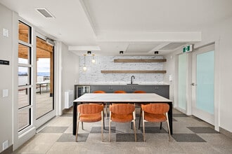 500 Asher in Kelowna, BC - Foto de edificio - Building Photo