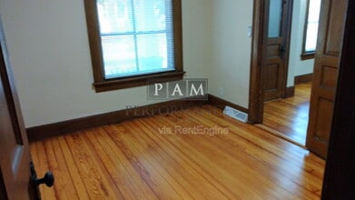 902 E Chambers St in Milwaukee, WI - Building Photo - Building Photo