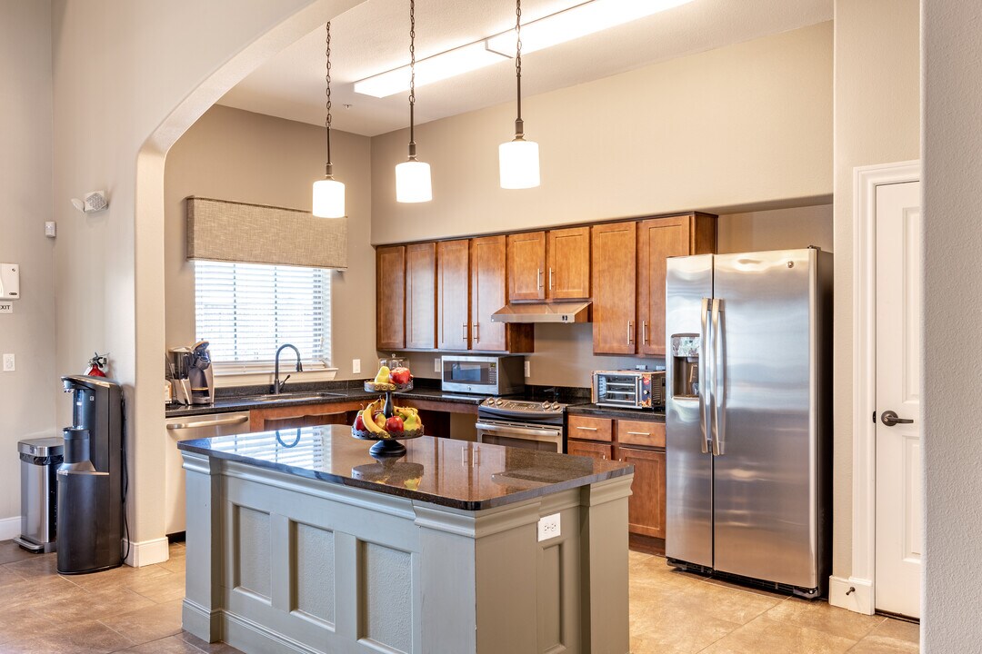 Freedom Hills Ranch in San Antonio, TX - Foto de edificio