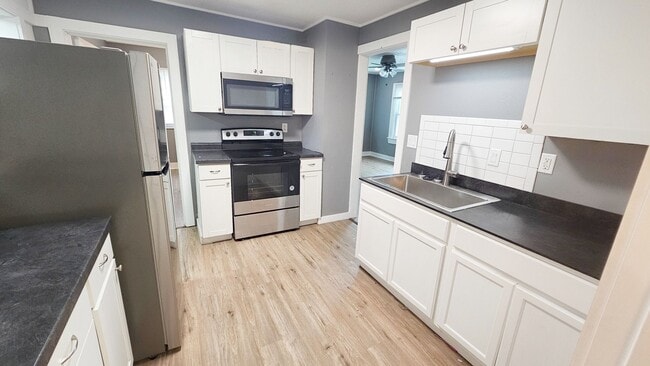 property at 2438 Des Moines St