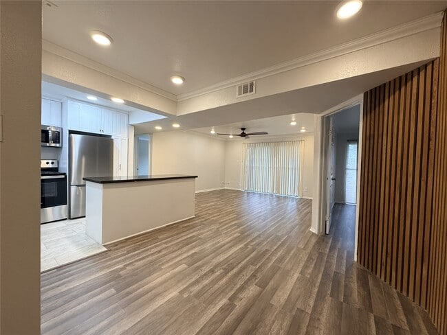 property at 3045 Walnut Bend Ln