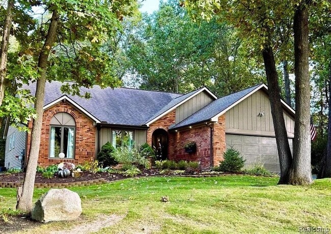 property at 4495 Maybee Rd