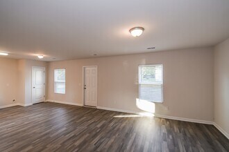 222 Saddle Brooke Trce in Brunswick, GA - Foto de edificio - Building Photo