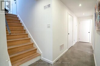 546 St Clements Ave in Toronto, ON - Building Photo - Building Photo