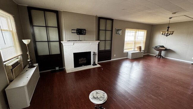1843 Hertel Ave, Unit Hertel Lower in Buffalo, NY - Building Photo - Building Photo