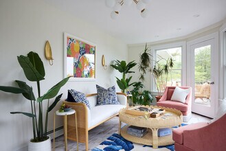 43 Agamenticus Ave in York, ME - Building Photo - Building Photo